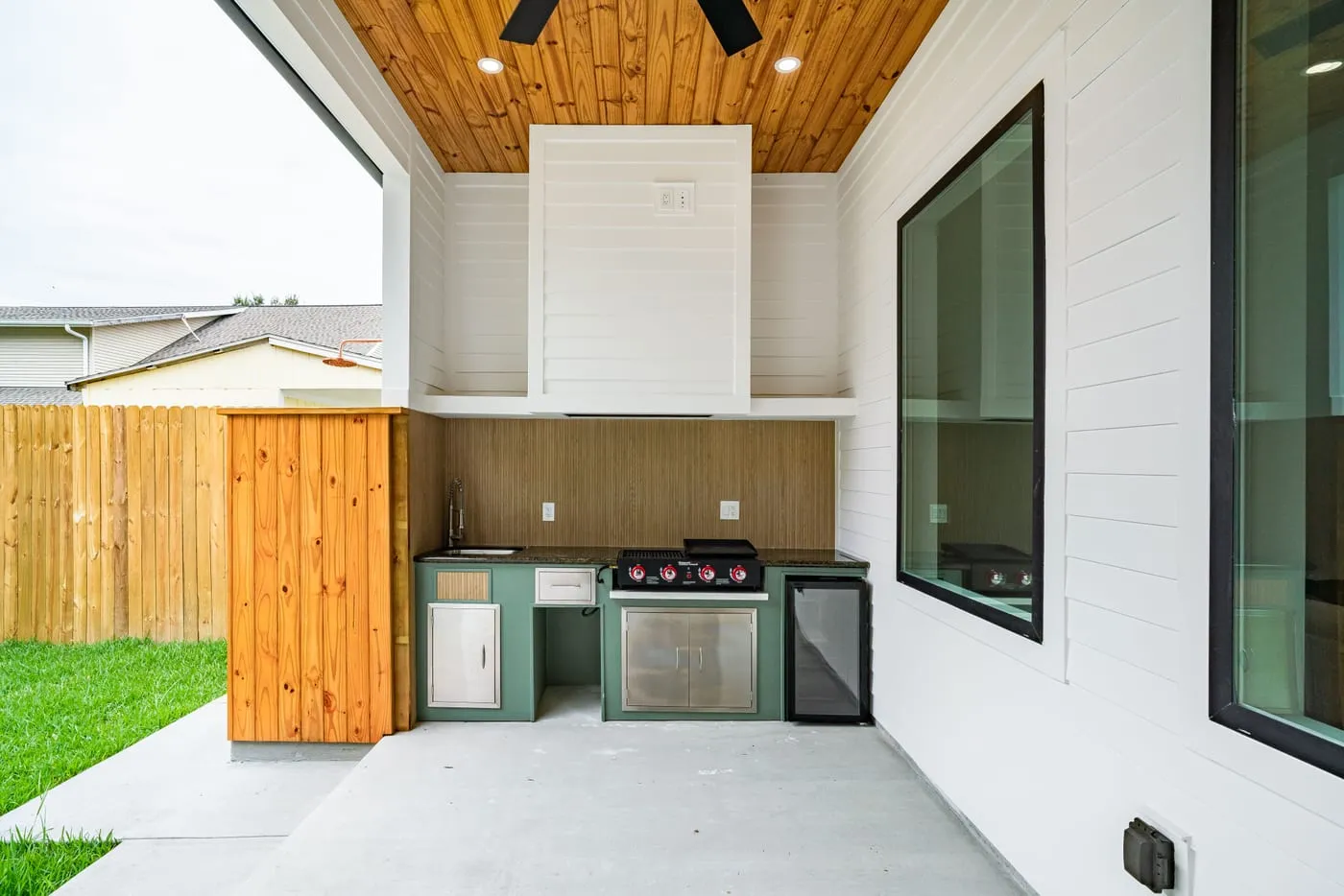 Outdoor Kitchen Ideas: Layouts, Costs & Rules (AU)